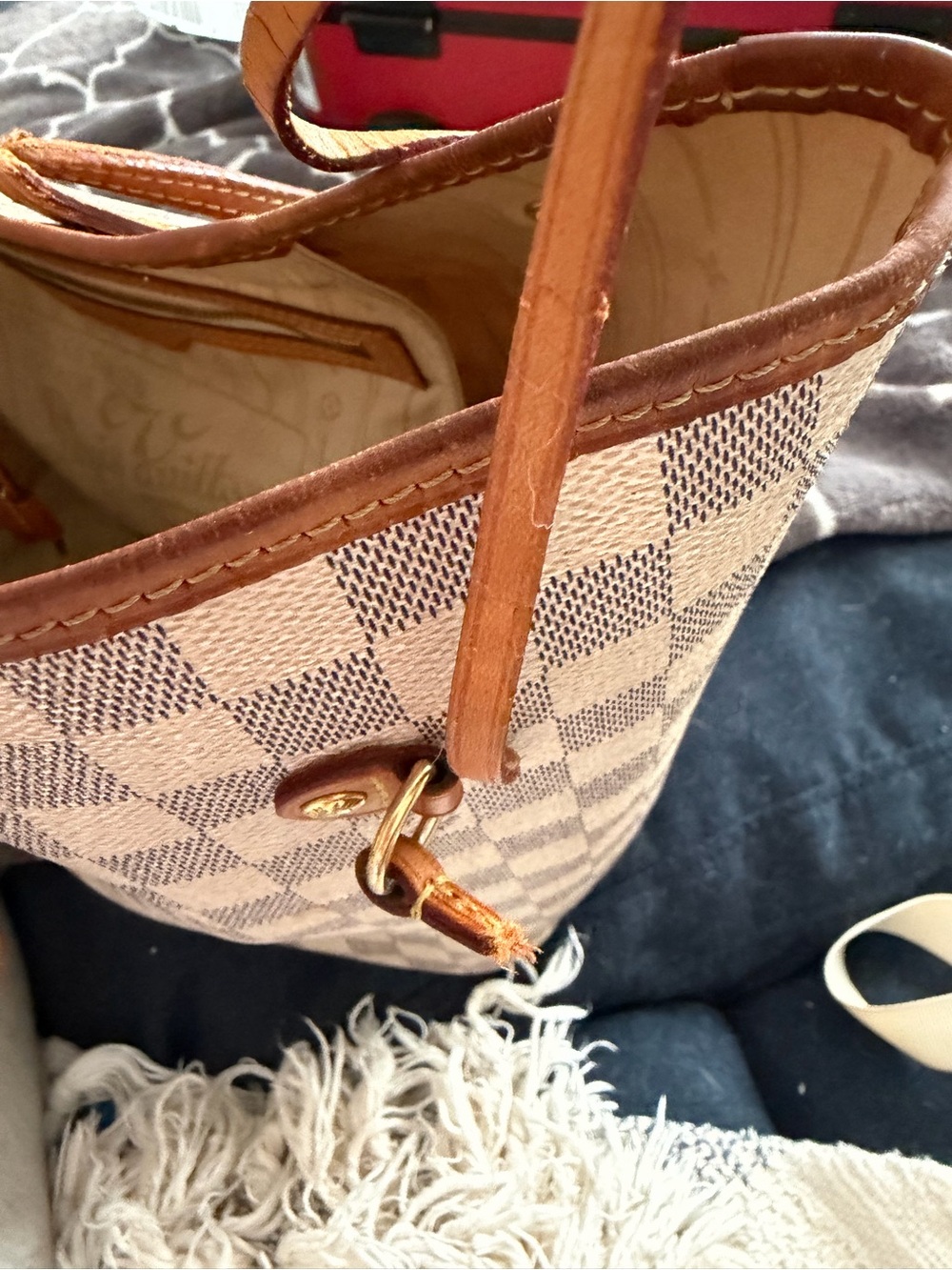 Louis Vuitton Damier Azur Canvas Tote in Light Beige with Natural Leather Trim - Picture 4 of 8